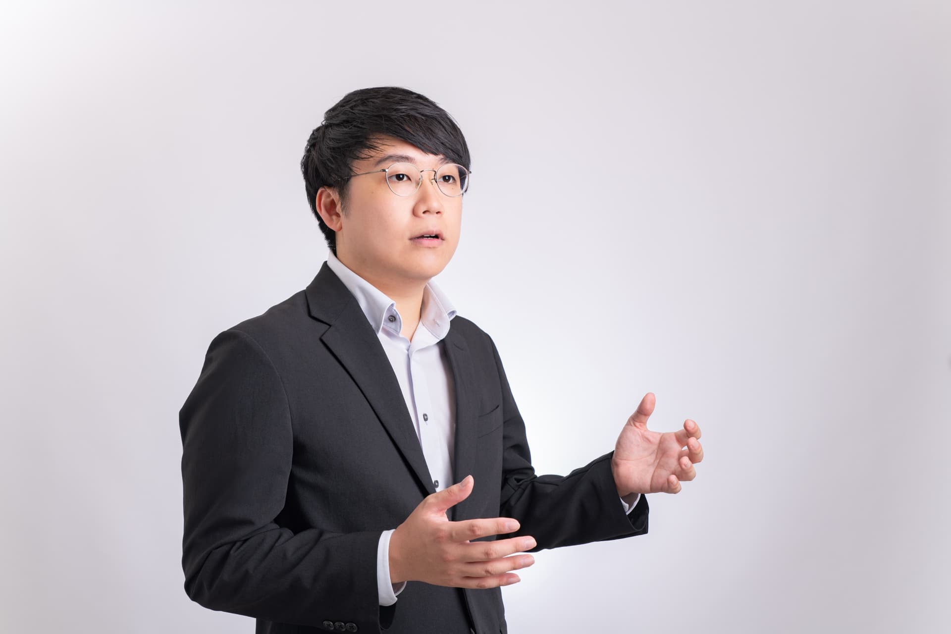 講演する公認会計士・税理士 星野宇潮のプロフィール写真